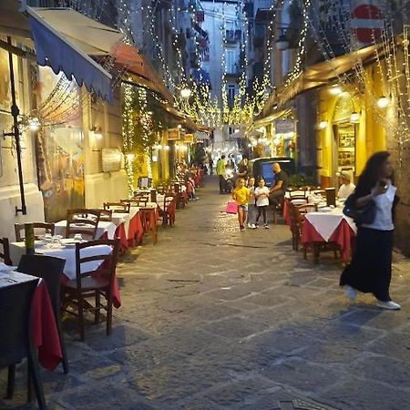 White Home Quartieri Spagnoli Napoli Eksteriør billede