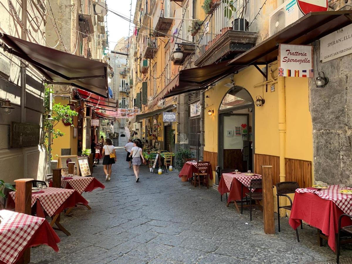 White Home Quartieri Spagnoli Napoli Eksteriør billede