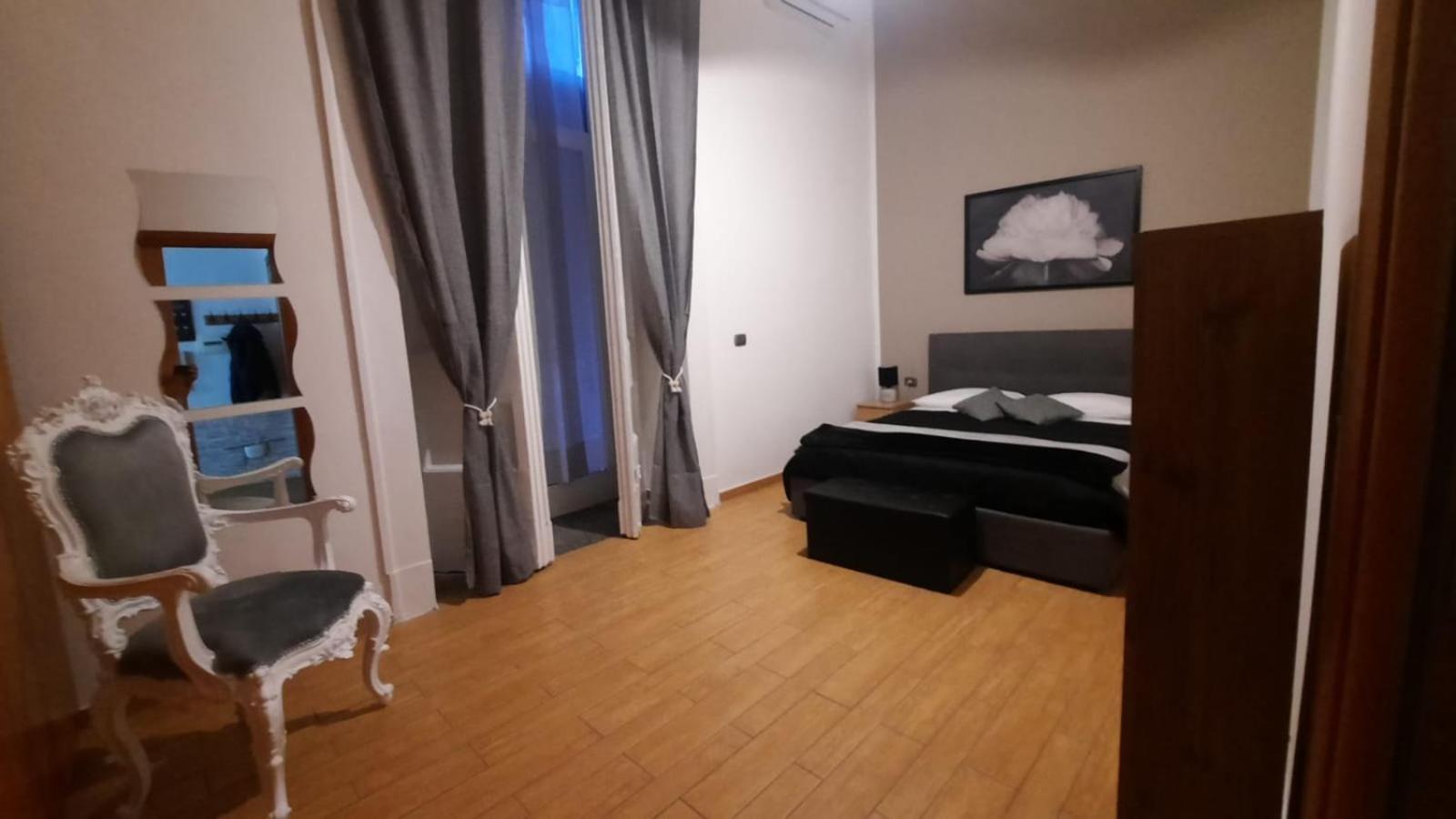 White Home Quartieri Spagnoli Napoli Eksteriør billede